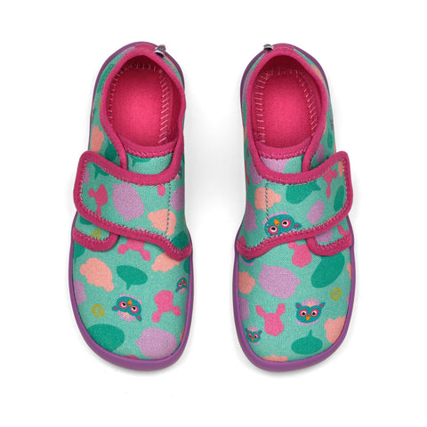 Bunter AFFENZAHN Hausschuh COTTON MOVY mit Eulenmuster, sorgt für angenehmes Laufgefühl