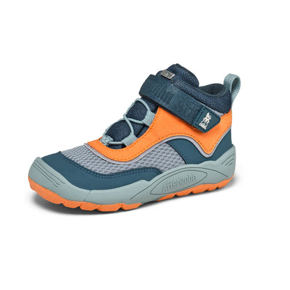 Detailaufnahme der Schnürung des veganen Knöchelschuhs AFFENZAHN TEX, betont die veganen Materialien in petrol und orange