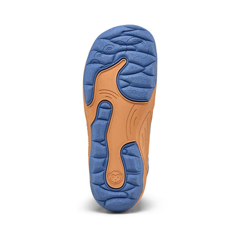 Schlichter, dennoch auffälliger veganer Knöchelschuh von AFFENZAHN TEX in Blau mit Zimt-Farbdetails und Paradiesvogel-Motiv