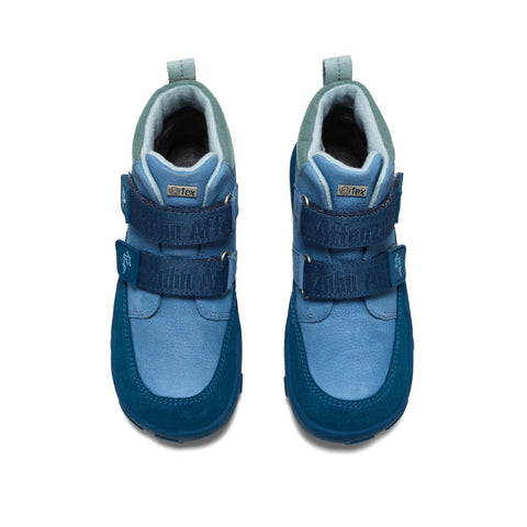 Kinderschuh aus hochwertigem Leder mit leuchtenden Details in Blau und Petrol, ideal für besondere Anlässe