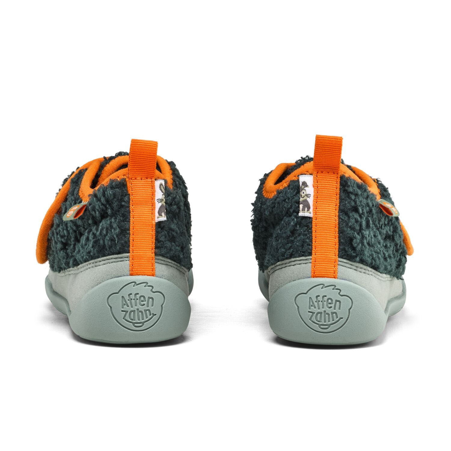 Hochwertiger Hausschuh aus veganem Material mit Hasenmotiv, ideal für drinnen