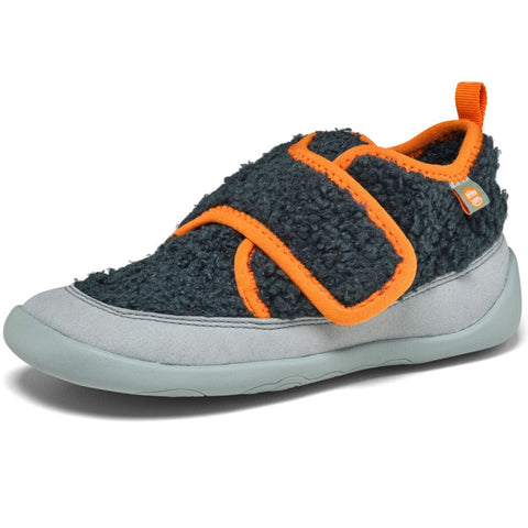 Weicher Hausschuh aus veganem Fleece mit Hasenmotiv, perfekt für kalte Tage