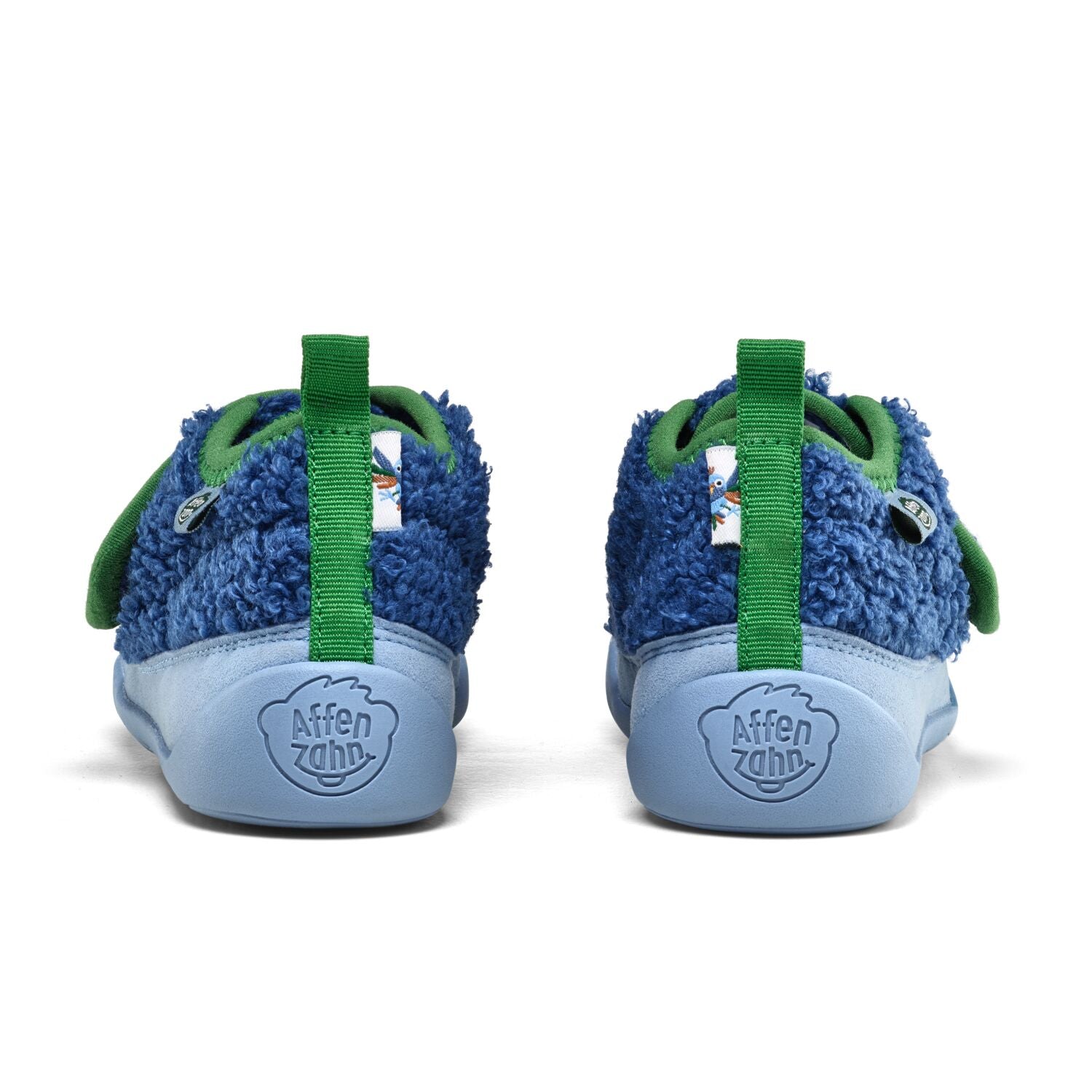 Öko-hausschuh AFFENZAHN VEGAN FLEECY mit bequemem Schnitt und bunter Vogelillustration