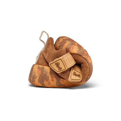 Nahaufnahme der feinen Nähte und der hochwertigen Verarbeitung des braunen Leder-Knöchelschuhs