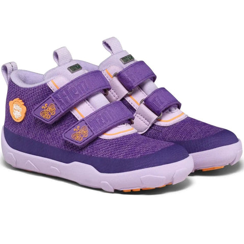 Seitenansicht des AFFENZAHN Sneaker KNIT HAPPY SCHMETTERLING in lila, Klettverschluss, orangenes Logo.