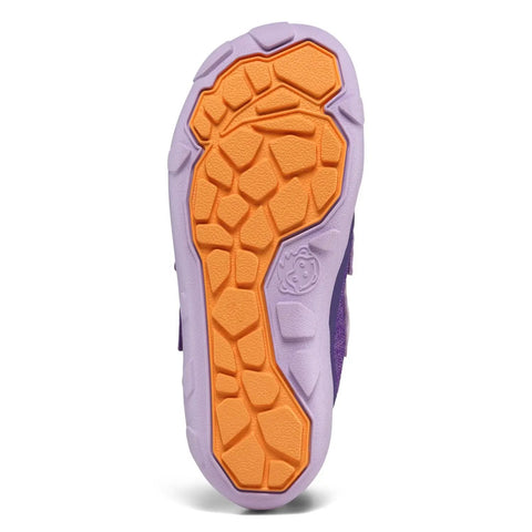 Unteransicht des AFFENZAHN Sneaker KNIT HAPPY SCHMETTERLING in lila; orange Sohle mit Panda-Logo.