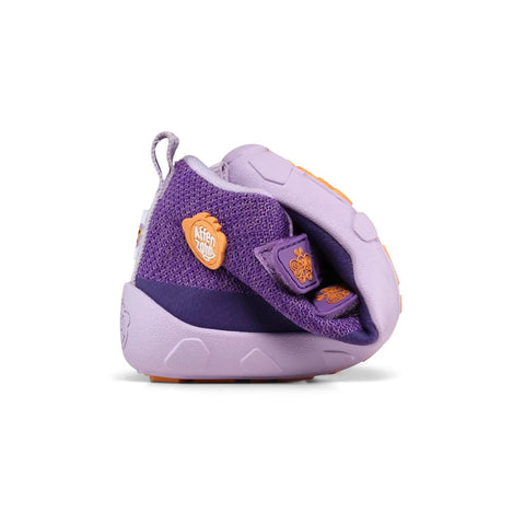 AFFENZAHN Sneaker KNIT HAPPY SCHMETTERLING, lila - Seitenansicht mit Klettverschluss, orange Sohle