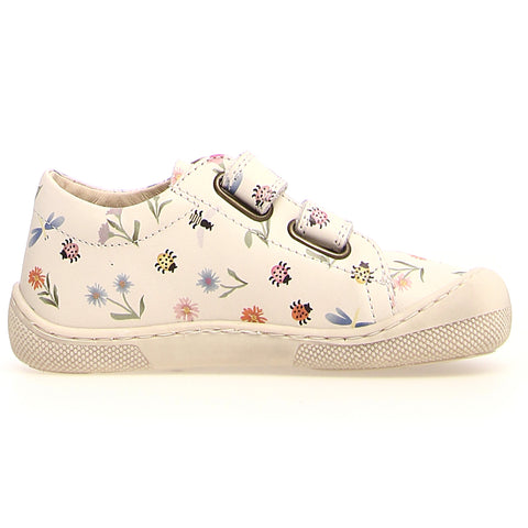 NATURINO Barfußschuh Halbschuh BIRA - créme / Blühwiese: A cream-colored barefoot shoe with a beautiful floral pattern