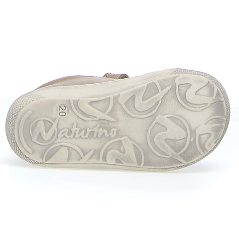  Young girl happily running in the NATURINO Halbschuh COCOON - taupe / helle Sohle at the park