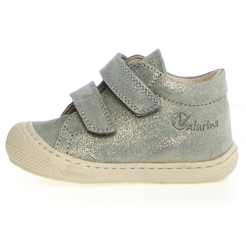 Close-up of NATURINO Halbschuh COCOON in mint color with gold glitter detailing