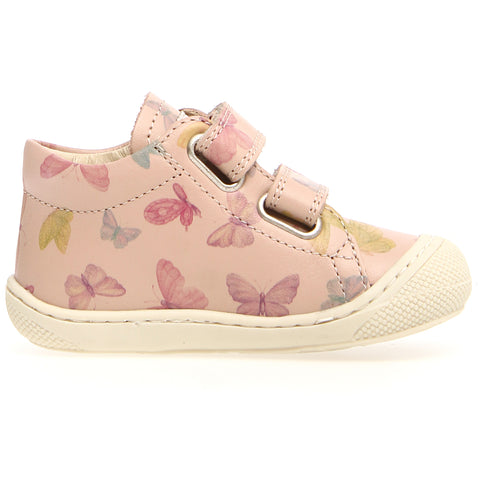 Schöner Kinderschuh mit Schmetterlingsmotiven in Rosa