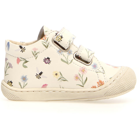 NATURINO Halbschuh COCOON in créme color with beautiful floral print design, perfect for little ones to wear outdoors