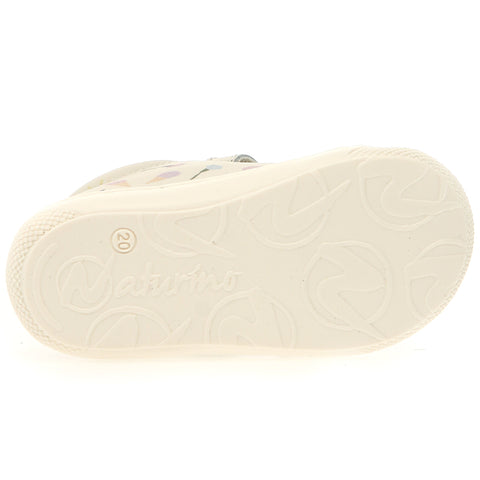 Leichter und luftiger Halbschuh in créme für den Sommer