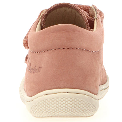  Stabile und rutschfeste Sohle für sicheres Laufen 