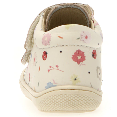  Komfortabler Kinderschuh in créme mit verspieltem Blumenprint 