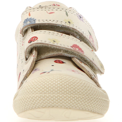  Kinderfreundlicher Schuh in créme mit fröhlichem Blumenmuster 