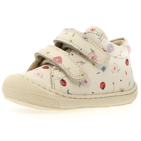  Bequemer Halbschuh in zartem créme mit buntem Streublumenmuster 