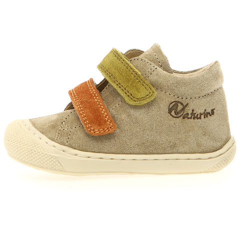 Halbschuh in Pistaziengrün mit roten und kiwifarbigen Akzenten