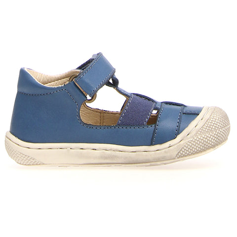 Side view of the sturdy and supportive sole of the NATURINO HALBSANDALE LANGEN - BLAU sandal