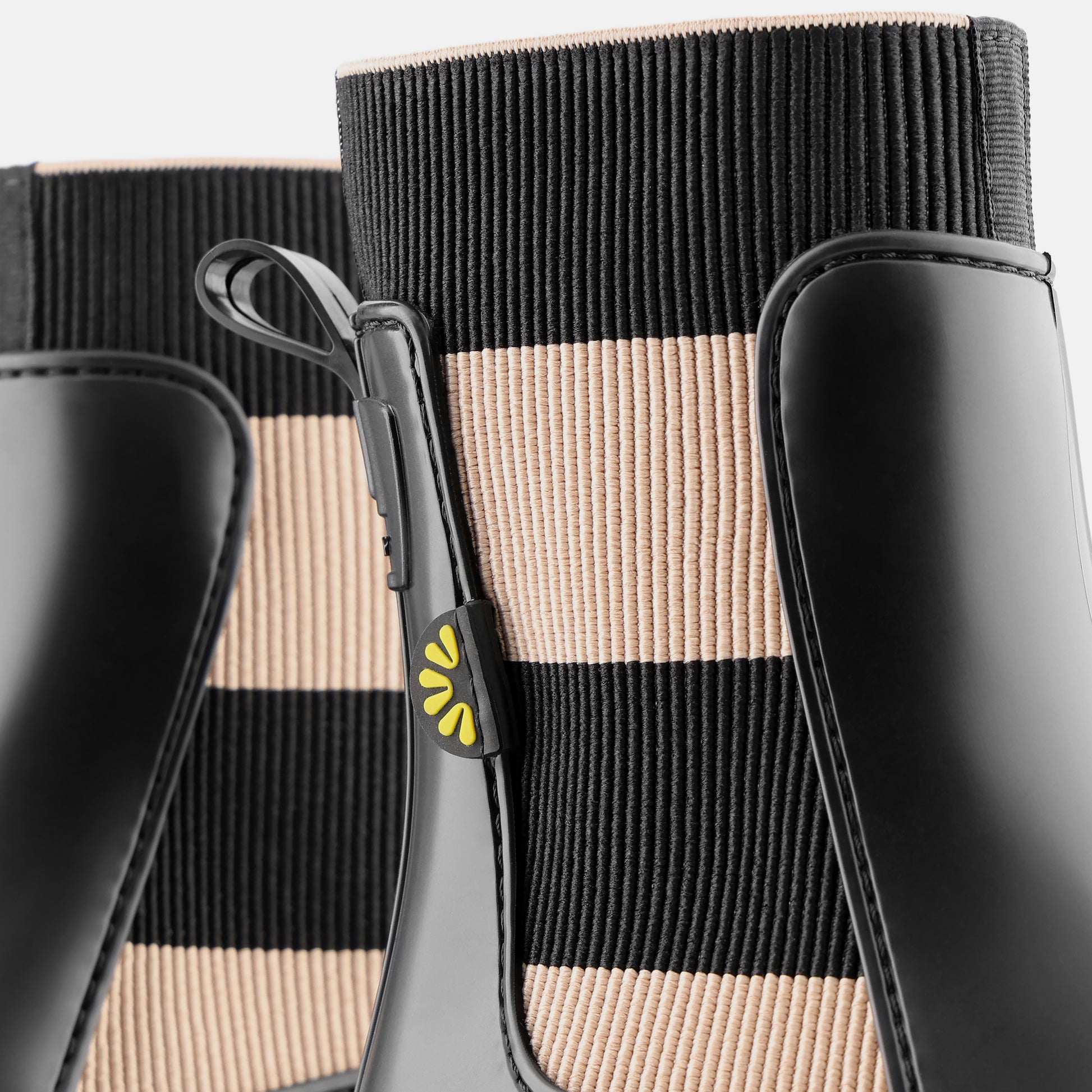 Komfortable Lemon Jelly Gummistiefel Selena in Schwarz und Beige mit modischem Design und rutschfester Sohle