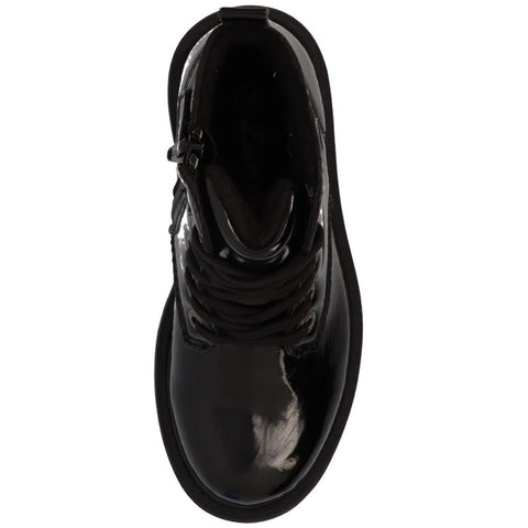 Side view of LURCHI TEX Stiefelette XENIA - schwarz / Lack girls boot highlighting high-quality construction and sleek black color