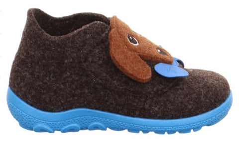 Bequemer Hausschuh von SUPERFIT, braun und blau mit einem süßen Dackel-Design, ideal für kalte Tage