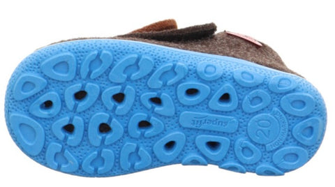 Bequemer und stilvoller SUPERFIT Hausschuh HAPPY 6295-3010 in Braun und Blau, mit einem charmanten Dackel-Motiv für Kinder