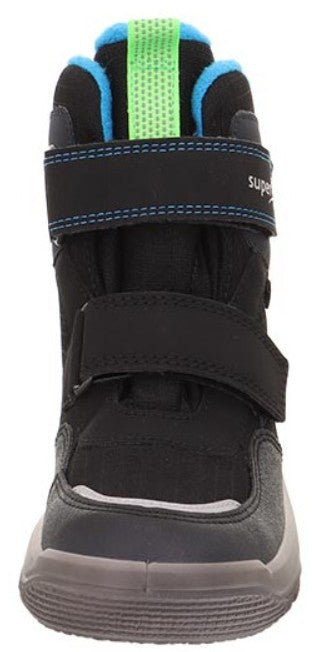 Vorderansicht des SUPERFIT GORE-TEX MARS 9072/00 Stiefels, der Design und Funktionalität durch wasserdichten Gore-Tex-Membran verbindet