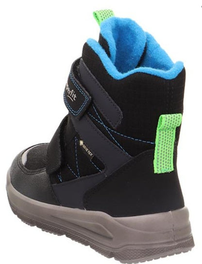 Nahaufnahme des atmungsaktiven, wasserdichten SUPERFIT GORE-TEX Stiefels MARS 9072/00 mit langlebiger Sohle und bequemer Passform