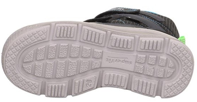 Komplette Ansicht des robusten, wasserabweisenden GORE-TEX Stiefels MARS 9072/00 von superfit in den Farben schwarz, blau und grün für aktive Kinder im Freien