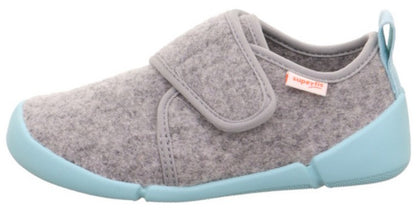Bequemer SUPERFIT Hausschuh VENTI 6701-20 in hellblau und grau für optimalen Komfort