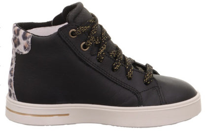 Komfortabler GORE-TEX Knöchelschuh mit modischem Leopardenmuster für urbanen Stil bei jedem Wetter