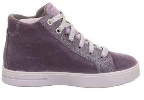 Lila GORE-TEX Knöchelschuh SUPERFIT Stella mit funkelnden Glitzerakzenten und Sternenprint für optimalen Schutz und Stil