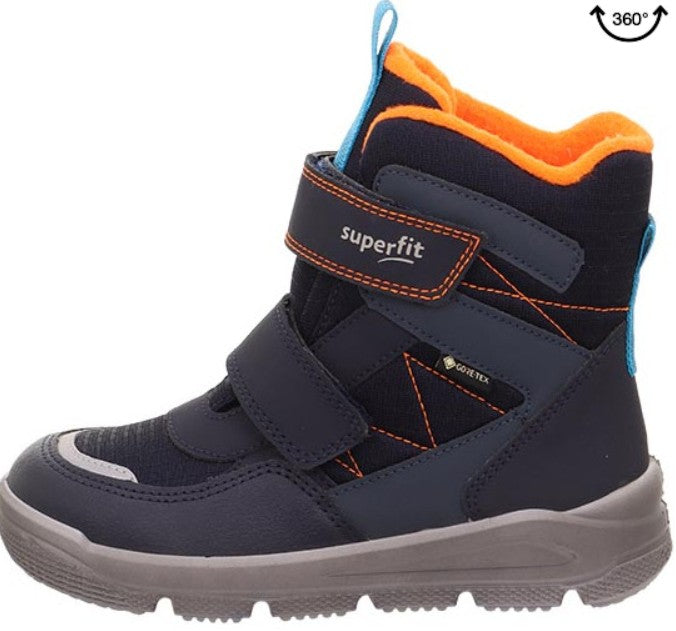 Vorderansicht des kindgerechten SUPERFIT GORE-TEX Stiefels MARS 9072-80 in Blau und Orange, mit bequemer Passform