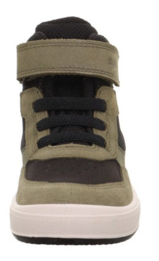 Der langlebige SUPERFIT GORE TEX Knöchelschuh MAVERICK 102-70 in Oliv und Schwarz bietet optimalen Schutz bei jedem Wetter