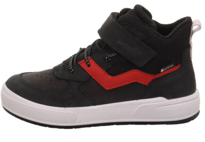 Robuster SUPERFIT MAVERICK 103-00 Knöchelschuh mit Gore-Tex für wasserdichten Tragekomfort in Schwarz und Rot