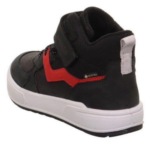 Sportlicher SUPERFIT MAVERICK 103-00 Kinderschuh aus robustem Material mit Gore Tex in Schwarz und Rot