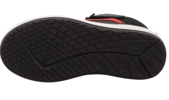 Komfortabler Knöchelschuh von SUPERFIT mit GORE TEX für wechselhaftes Wetter in schwarz und rot