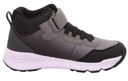 Blick auf die flexible Sohle und das Profil des SUPERFIT SYMPATEX Knöchelschuh FREE RIDE 570-20 in grau