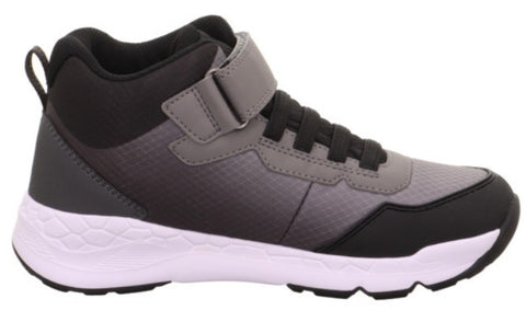 Blick auf die flexible Sohle und das Profil des SUPERFIT SYMPATEX Knöchelschuh FREE RIDE 570-20 in grau