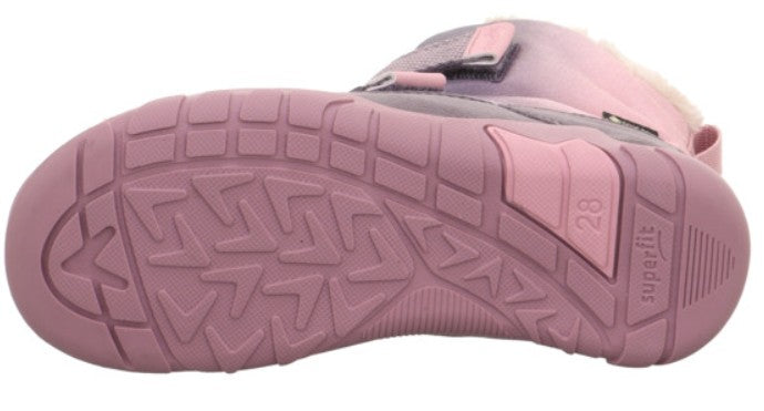 Gesamtbild des leichten, wasserdichten Superfit GORE TEX Stiefels TRACE 6041-85 in lila und altrosa