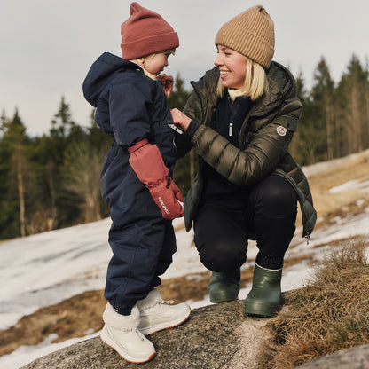 Stilvoller und funktionaler VIKING TEX Stiefel EQUIP SHINE WARM WP PULL-ON mit warmem Innenfutter in Perlmuttschimmer