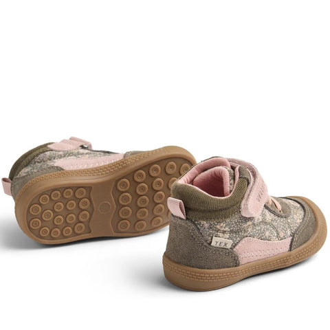 Detailaufnahme der Sohle eines WHEAT Knöchelschuhs TODY WF705-02, Paar, grau/rosa Streublümchen