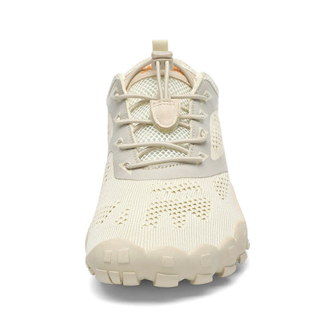 Vorderansicht des SAGUARO Barfußschuh SMART, créme/beige; gestricktes Obermaterial, Schnürung, grob profilierte Sohle.