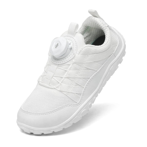 Vorderansicht des SAGUARO Barfußschuh BOA KID FORESTEP I in Weiß, mit BOA-Verschluss und weißer Sohle.