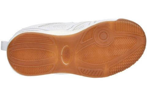 Weißer LICO BOULDER Sportschuh 366155 auf glatter Oberfläche, betont seine leichte Konstruktion und sportliche Optik