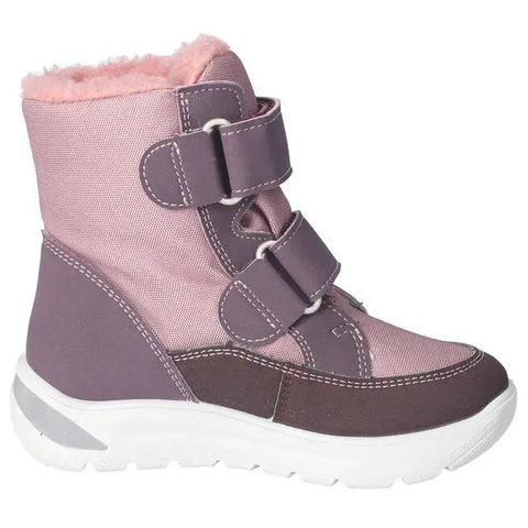 Seitenansicht des Ricosta Schuhe Modell LUNEA in Flieder mit Klettverschluss, pinkem Innenfutter und weißer Sohle.