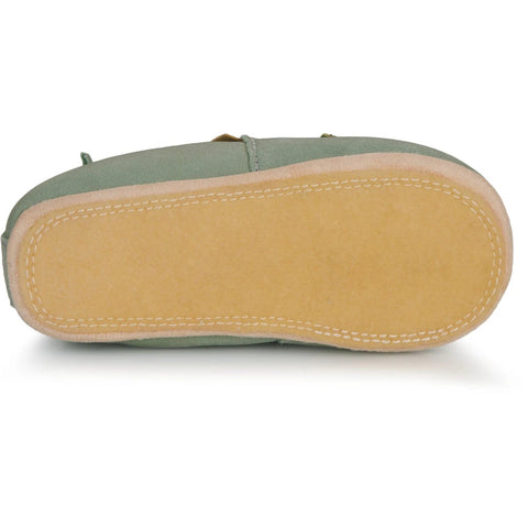 Unteransicht des EASY PEASY PreWalker MY BLUBLU ANZ88T-25, grüne Oberseite, beigefarbene Sohle.