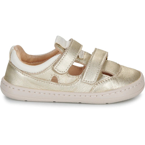 Seitenansicht EASY PEASY Sandalen SALOME ALZ50L in Gold, zwei Klettverschlüsse, cremefarbene Sohle.