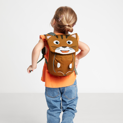 Brauner Kinder-Rucksack von AFFENZAHN mit niedlicher Katzen-Applikation
###